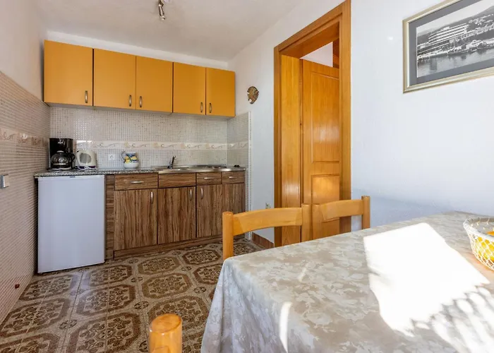 In Mit Meerblick- Naehe Sandstrand By Interhome