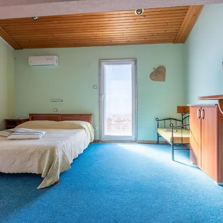 Lägenhet In Crikvenica Mit Meerblick- Naehe Sandstrand By Interhome *