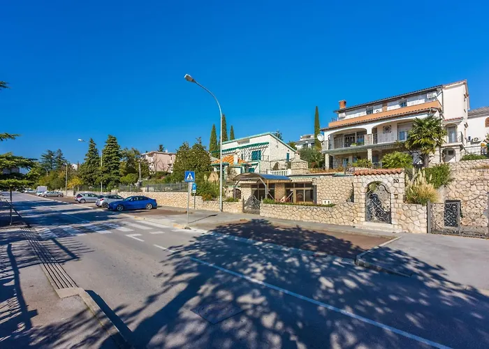 Lägenhet In Crikvenica Mit Meerblick- Naehe Sandstrand By Interhome